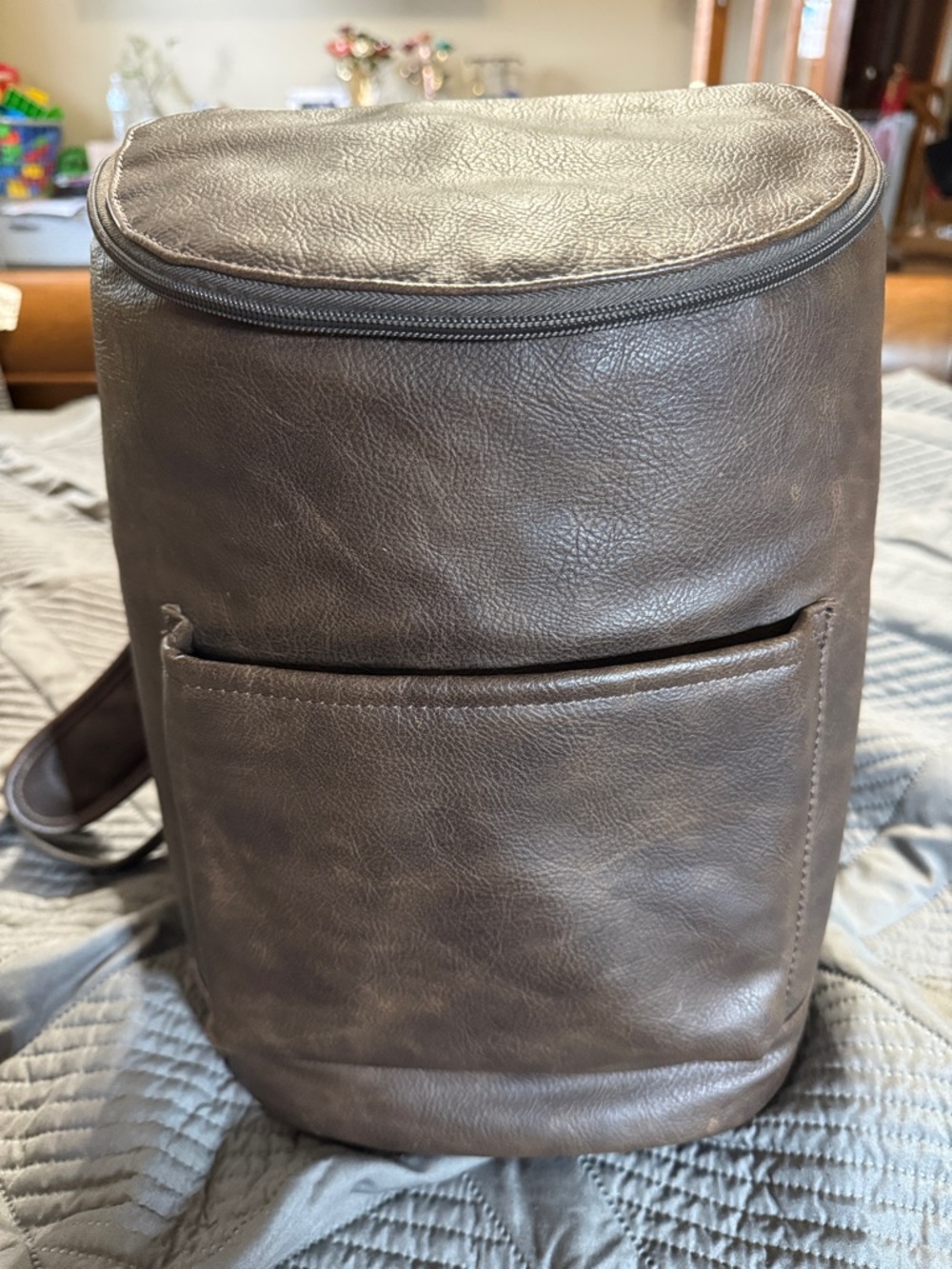 thirty-one Brown Faux Leather backpack cooler Great condition - Picture 2 of 12
